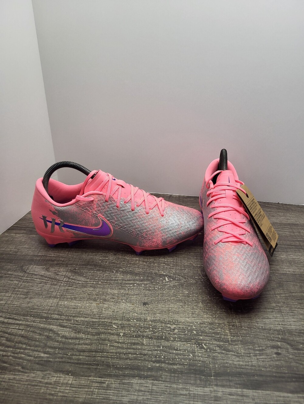 Nike Mercurial Vapor 16 Academy VJR Vini FG Mens Soccer Cleats Pink Mens 8 New